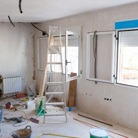 ¿Necesita hacer una mejora en su cocina, baño o piso?