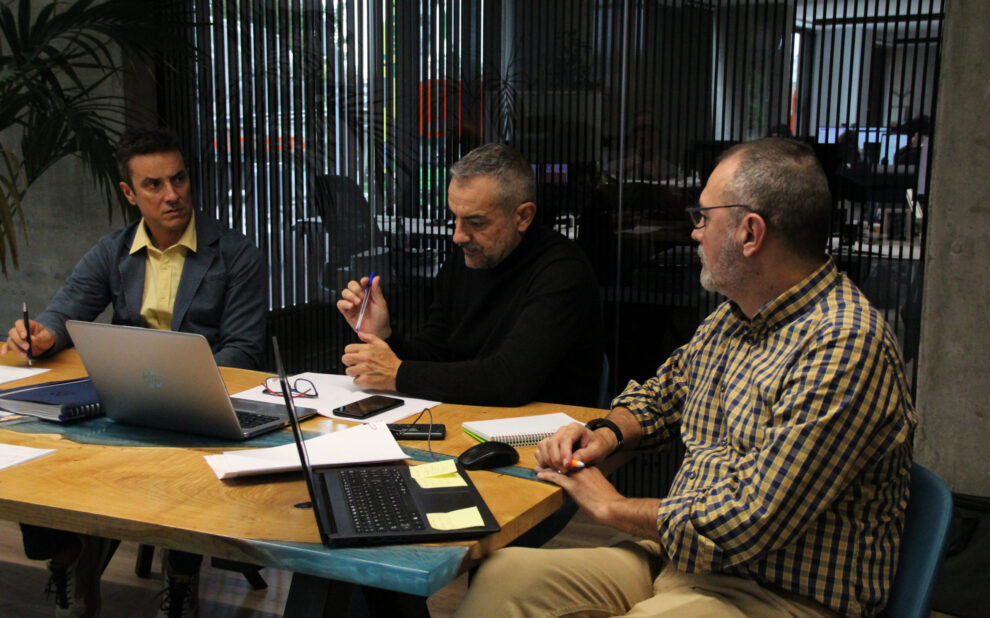 El Grupo Cuidacasa, con más de 20 años de trayectoria en el sector, en plena expansión territorial, nos hemos especializado en todo tipo de adecuaciones, convirtiéndonos en un referente a nivel nacional. Os dejamos el resultado del trabajo realizado en las zonas comunes de un edificio destinado a alquiler turístico en Barcelona. #adecuaciones #alquilerturistico #reformasintegrales #sectorinmobiliario #promotor #construcción #viviendas #alquiler #barcelona