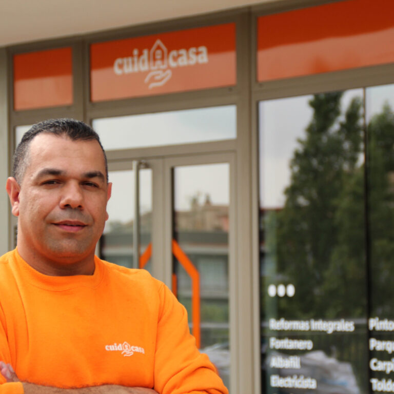 En Cuidacasa trabajamos con grandes Aseguradoras ofreciéndoles los mejores servicios en reparaciones y siniestros. En Cuidacasa trabajamos con grandes Aseguradoras ofreciéndoles los mejores servicios en reparaciones y siniestros.