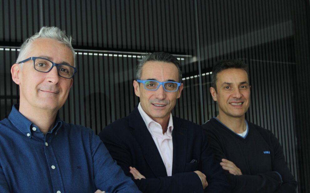 El grupo Cuidacasa sigue creciendo con la Gestión de Activos y Facility Management Estos servicios incluyen la adecuación de sus activos para su posterior venta o alquiler. Además de estos servicios de adecuación, se incluyen el resto de las necesidades que van aparejadas a estos activos, tal como el cumplimiento de habitabilidad, asistencia 24/7 o siniestros que provengan de estos inmuebles, requerimientos municipales, etc. Cuidacasa B2B ofrece el mayor y más eficiente servicio de mantenimiento a propietarios y huéspedes que utilizan los servicios de alquiler turístico o alquiler temporal. Además ofrece soluciones concretas a la problemática de propietarios que necesitan una empresa que se encargue de todo lo que significa el mantenimiento de una propiedad turística. El objetivo del grupo es bien claro: ayudar a los propietarios y empresas de alquiler de apartamentos y pisos turísticos en el mantenimiento de sus propiedades y así evitar averías y problemas durante la estancia de los huéspedes, porque se habrán solucionado antes de que éstas aparezcan.