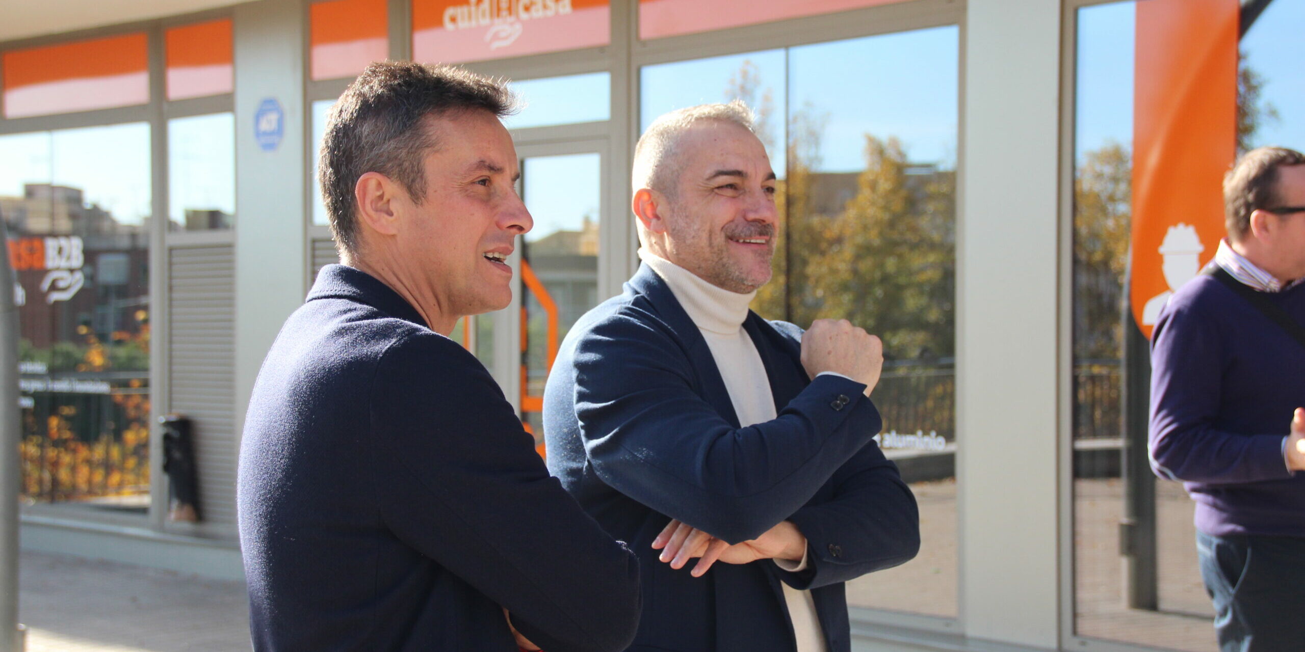 Seguimos fortaleciendo nuestra infraestructura para seguir brindando un servicio excepcional a nuestros clientes Nuestro objetivo es la excelencia empresarial La ética y los valores forman parte del ADN de la empresa En nuestra empresa, valoramos no solo la consecución de objetivos, sino también el cómo los alcanzamos. Nos esforzamos por mantener una conducta responsable que defina nuestra esencia como grupo empresarial, y que permita tomar decisiones basadas en principios fundamentales. En este sentido, nuestra cultura empresarial se centra en la integridad, el compromiso, la transparencia y el respeto a los demás, lo que nos permite trabajar de manera colectiva para brindar soluciones sostenibles y responsables a nuestros clientes. Sector asegurador Gestión de activos Facility management Construcción de obra nueva Residencial en alquiler Instalación de paneles solares