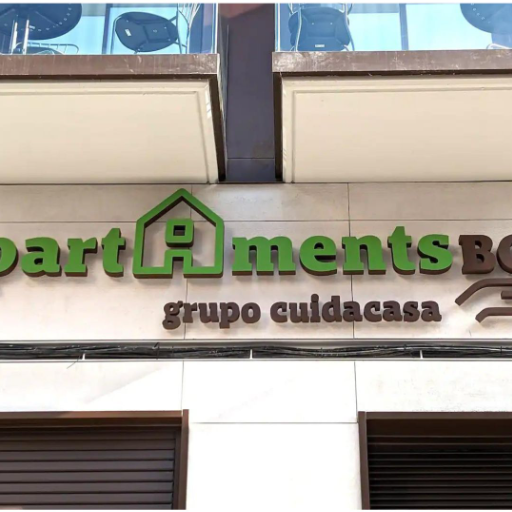 Cuidacasa con Apartaments BCN inaugura su primer centro de apartamentos turísticos en Hospitalet de Llobregat Cuidacasa con Apartaments BCN inaugura su primer centro de apartamentos turísticos en Hospitalet de Llobregat Cuidacasa, la empresa especializada en residencial de alquiler ha inaugurado su primer centro de 10 apartamentos turísticos en Hospitalet de Llobregat, enmarcado en un proyecto de 3 edificios de obra nueva que estarán disponibles para gestionar un total de 40 apartamentos. A esto se suman los 6 que ya gestiona actualmente la compañía en la misma línea.