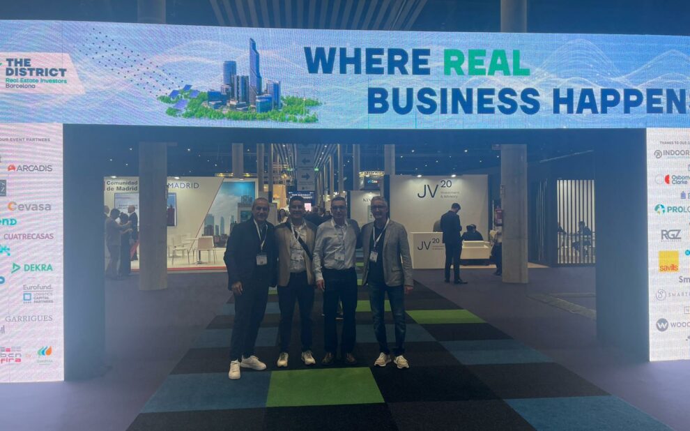 Cuidacasa se une a los líderes del sector inmobiliario en el Real Estate Investors Los CEOs de Cuidacasa fortalecen lazos con inversores y promotoras en un evento exclusivo, marcando un nuevo capítulo en la gestión de activos y servicios de reparación, mantenimiento y posventa de obra nueva.