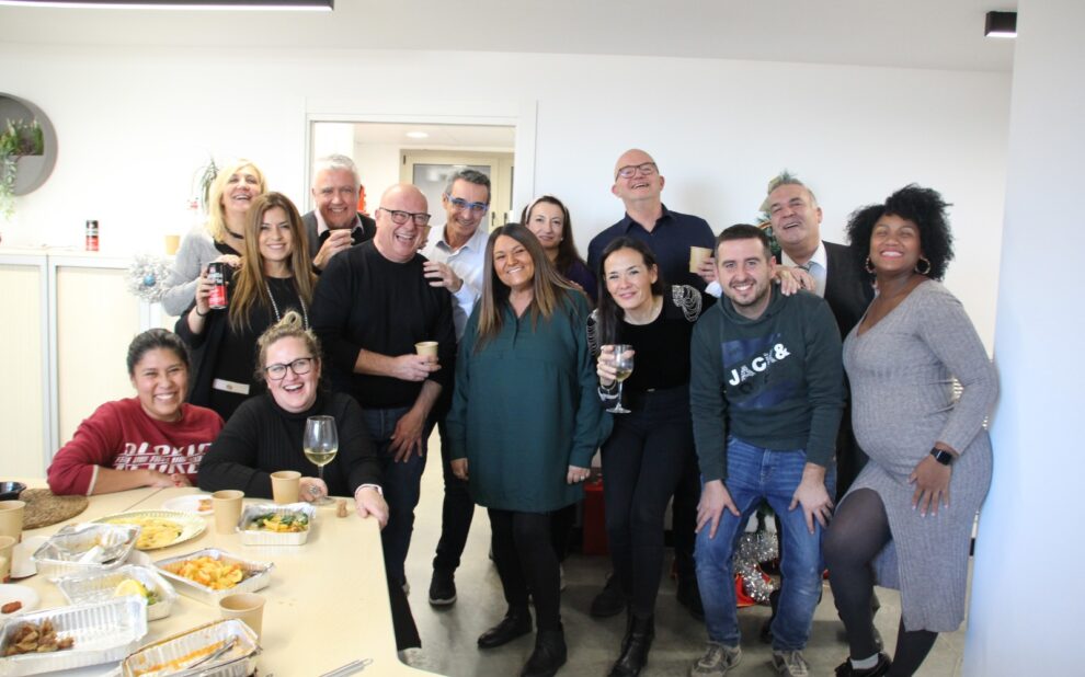 Un Brindis de Generosidad y Compromiso en Cuidacasa