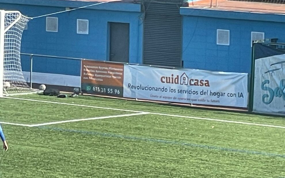 Cuidacasa refuerza su compromiso local patrocinando el campo de Fútbol Can Vidalet Una colaboración que fortalece lazos con la comunidad deportiva, empresarial y social de Esplugues