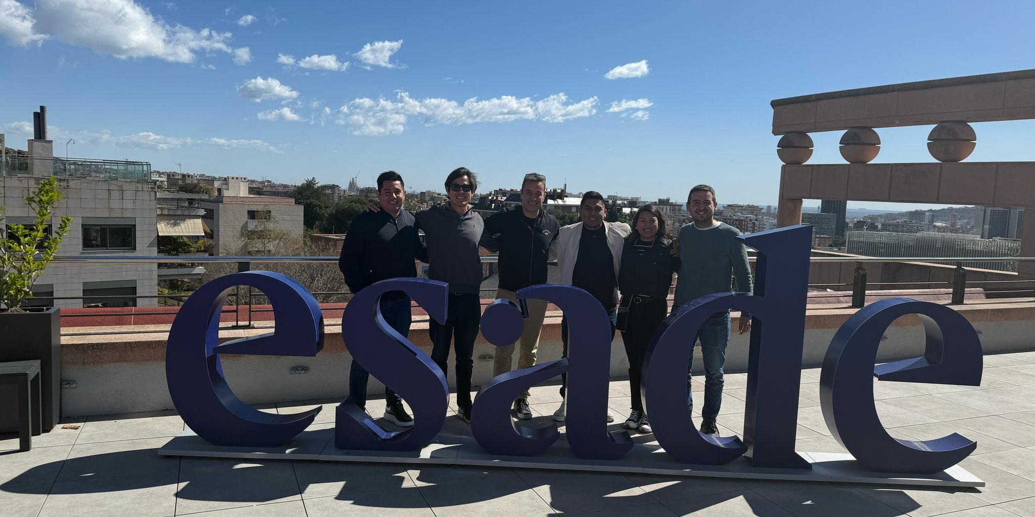 Cuidacasa lidera la transformación hacia una empresa data-driven Cuidacasa lidera la transformación hacia una empresa data-driven Innovación tecnológica y excelencia al servicio de un futuro más avanzado En Cuidacasa, estamos marcando un nuevo estándar en el camino hacia la transformación digital. Nuestro compromiso con la innovación y nuestra apuesta decidida por la cultura de datos nos posicionan como líderes dentro de un entorno cada vez más competitivo y dinámico.