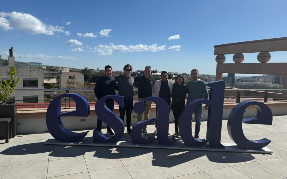 Cuidacasa lidera la transformación hacia una empresa data-driven Innovación tecnológica y excelencia al servicio de un futuro más avanzado En Cuidacasa, estamos marcando un nuevo estándar en el camino hacia la transformación digital. Nuestro compromiso con la innovación y nuestra apuesta decidida por la cultura de datos nos posicionan como líderes dentro de un entorno cada vez más competitivo y dinámico.