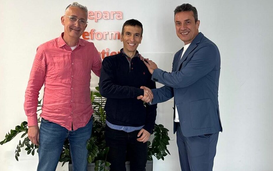 Javier Alburquerque, Nuevo Director Nacional de Activos en Cuidacasa 🚀 Impulsando el crecimiento estratégico en el área de Activos para 2025 En Cuidacasa, la excelencia y el liderazgo son pilares fundamentales para nuestro desarrollo continuo. Por eso, nos complace anunciar la incorporación de Javier Alburquerque Santa Cruz como nuestro nuevo Director Nacional de Activos. Esta integración marca un hito clave en la estrategia de crecimiento de nuestro grupo.