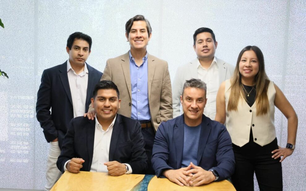 Equipo tecnológico de Cuidacasa