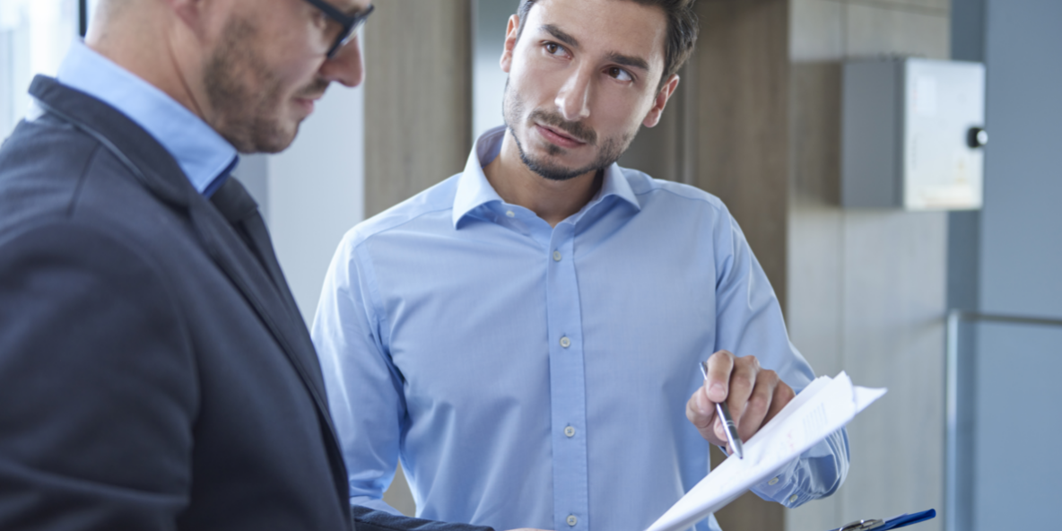 Cuidacasa coordinador de siniestros graves Descubre el rol del coordinador de siniestros en Cuidacasa. La figura invisible que garantiza eficiencia, rapidez y satisfacción del asegurado tras un incidente.
